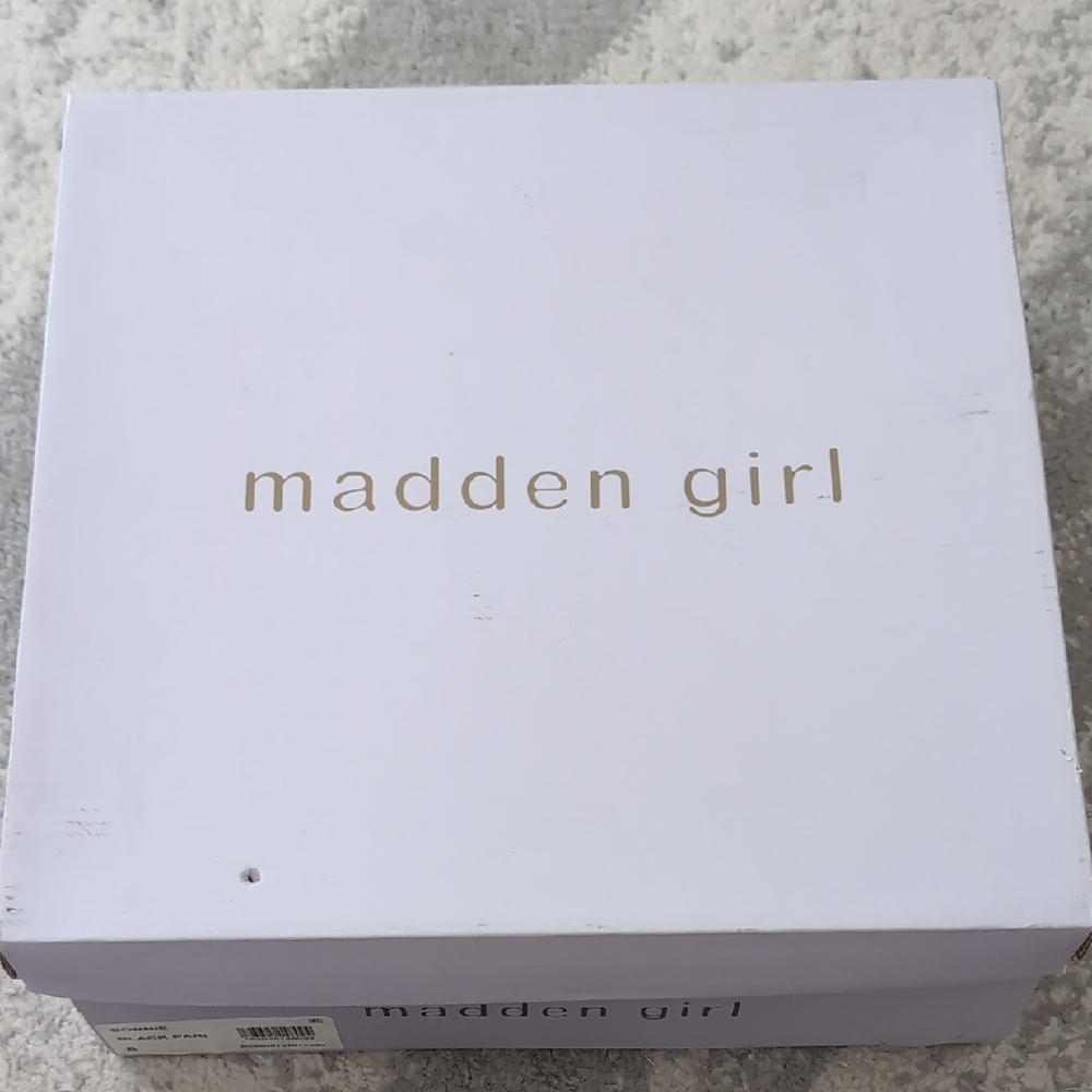 Brand New In Box Madden Girl Bonnie Ankle Booties with Block Heel - 8 - Picture 9 of 9